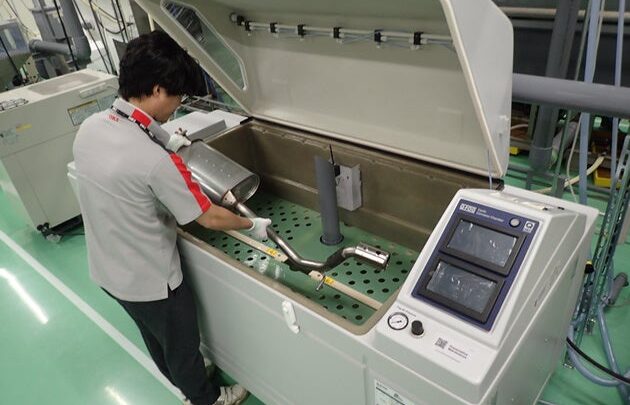 OKI、自動車部品向け塩水腐食試験を開始。新規格に対応