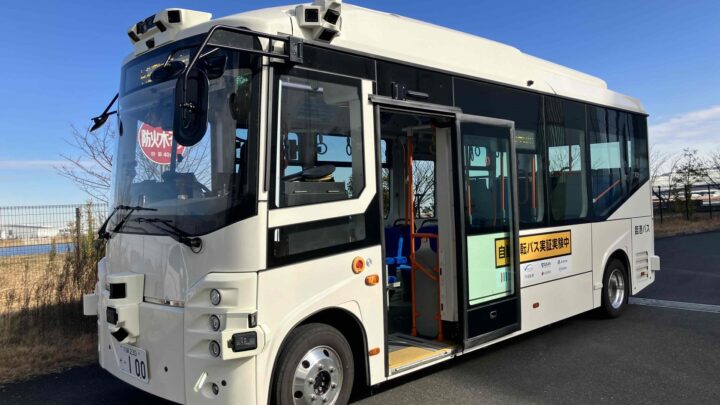 川崎市が自動運転バスに経路生成AIを搭載、製造業DXにも通じる自律制御の進化