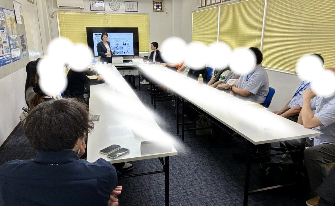 スマートグラス連携の記録支援システム体験会が開催。ハンズフリーと翻訳機能を提供