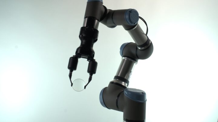 Thinkerが本社を移転、ピッキングロボットの実機デモ環境を拡充