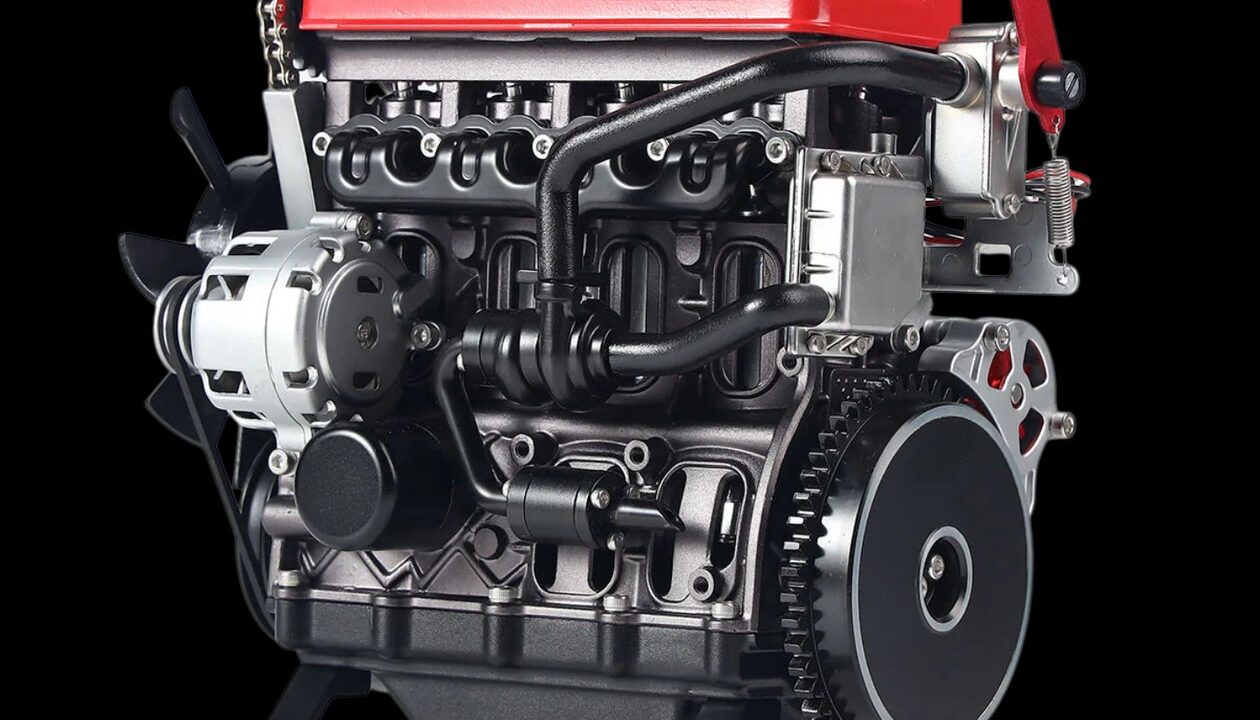 公差0.1mm以下の金属製V4エンジン組立キット発売