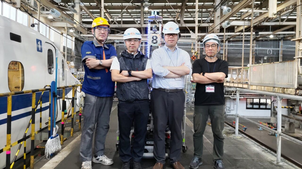 新幹線車両基地で自動搬送ロボットが年間4万km超を走行。Doogが導入実績を発表