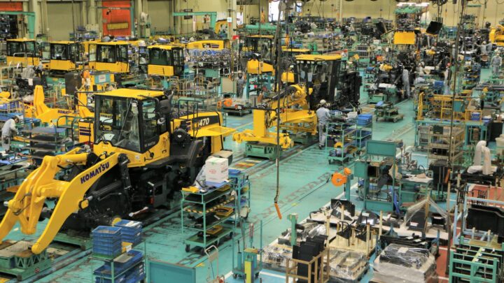コマツ粟津工場の特別見学ツアーが小松市のふるさと納税返礼品に登場