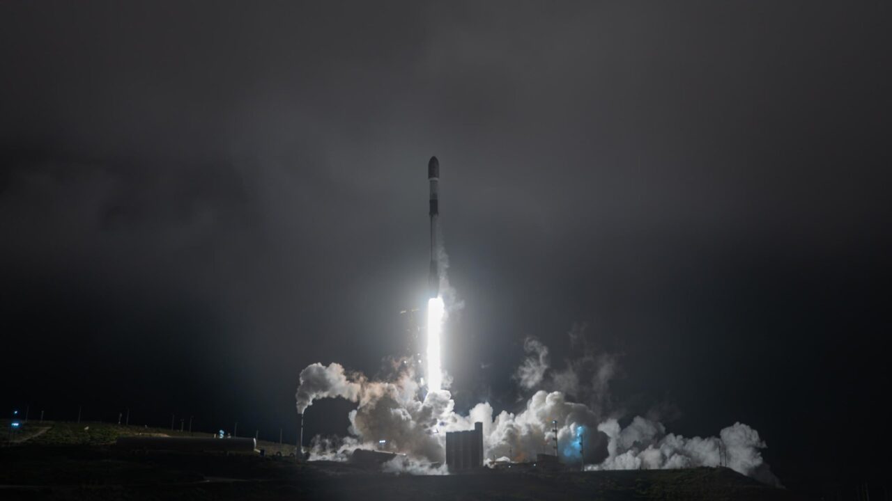 アクセルスペース、次世代地球観測衛星「GRUS-3」7機の打ち上げと電波受信に成功
