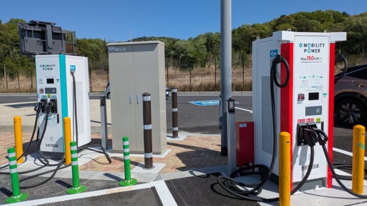 ABB、EV急速充電器に従量課金用メーターを実装。e-Mobility Powerのネットワークで開始