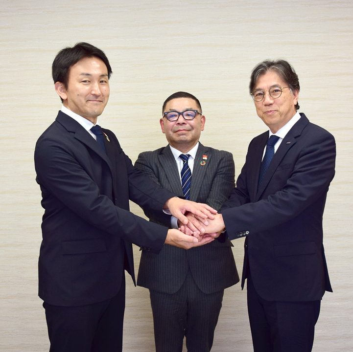 サカタインクス、半導体実装受託のCTJと資本業務提携。後工程材料の事業化を加速