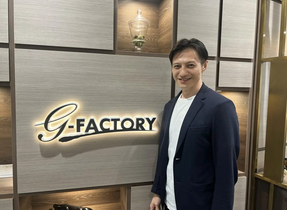 外国人雇用を効率化する「RakuVisa」導入事例、社内システム連携で二重入力を削減