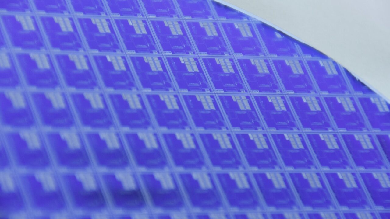 ADEKA、先端半導体レジスト用光酸発生剤の生産能力を2倍に増強へ