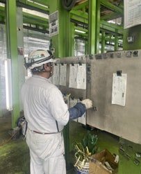 製造現場の熱中症対策を個別化、発汗量に4倍の個人差。カクイチ建材工業の導入事例