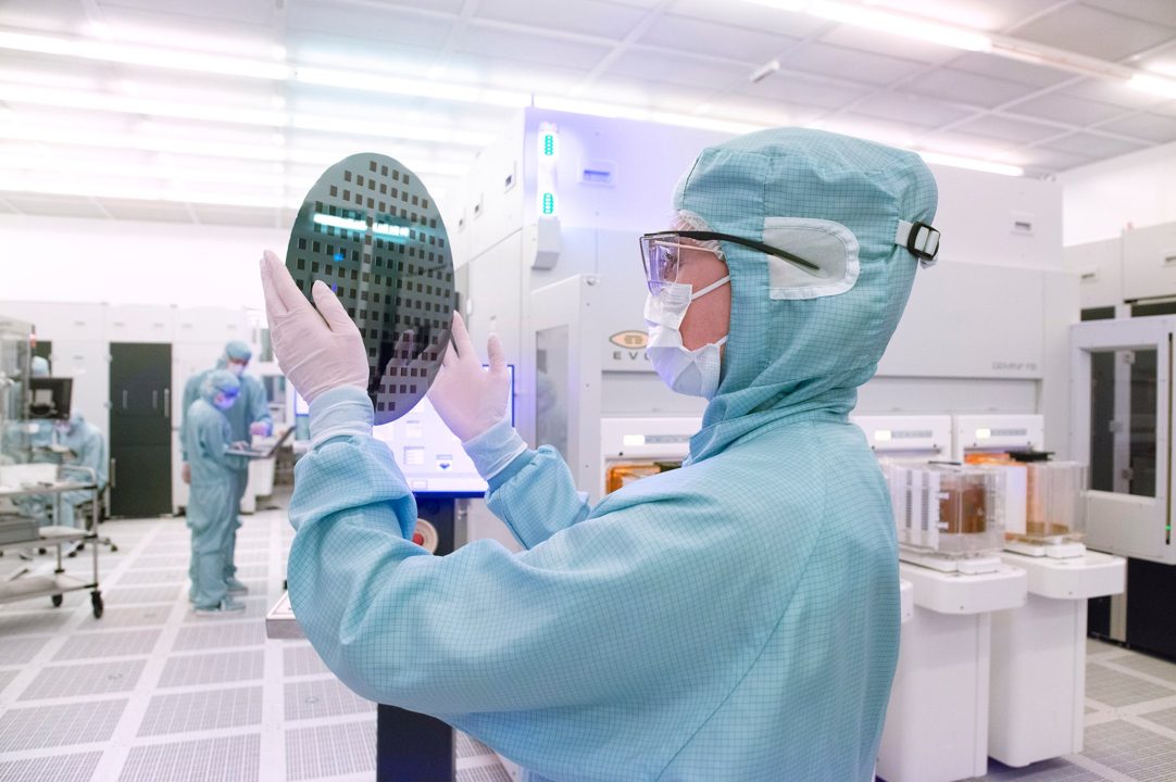 EVG、次世代CPO製造を支援する接合・リソグラフィ技術を強化