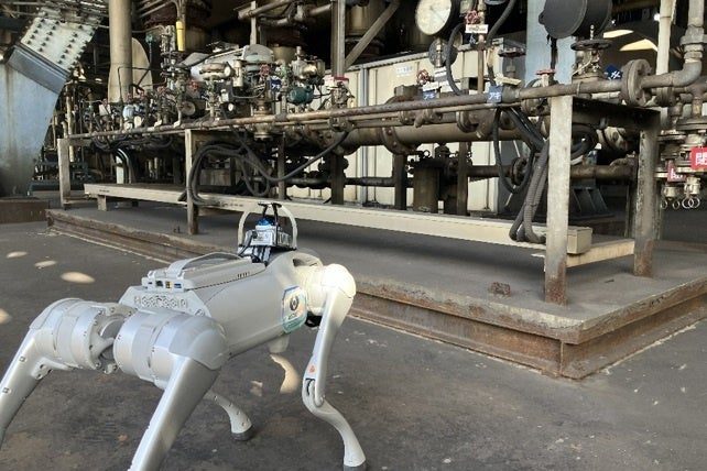 ダイセルとAVITA、化学工場で四足歩行ロボットとフィジカルAIによる設備点検の実証開始